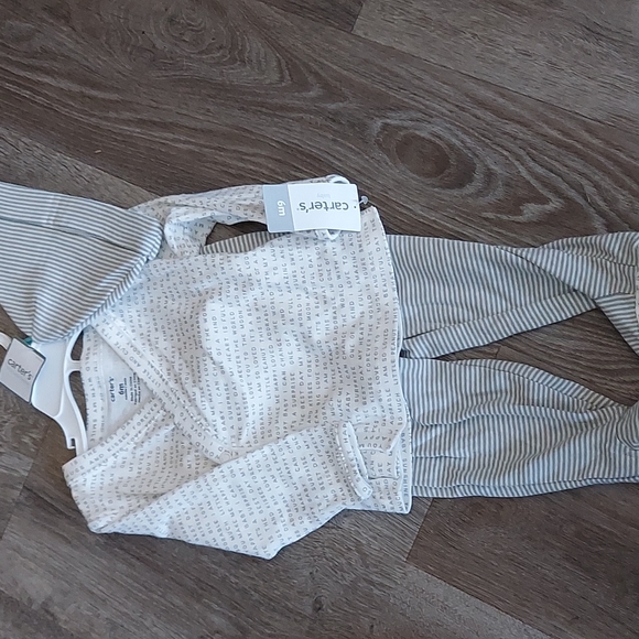 🍎 2/$25 NWT gender neutral 6 month outifits - Picture 2 of 5